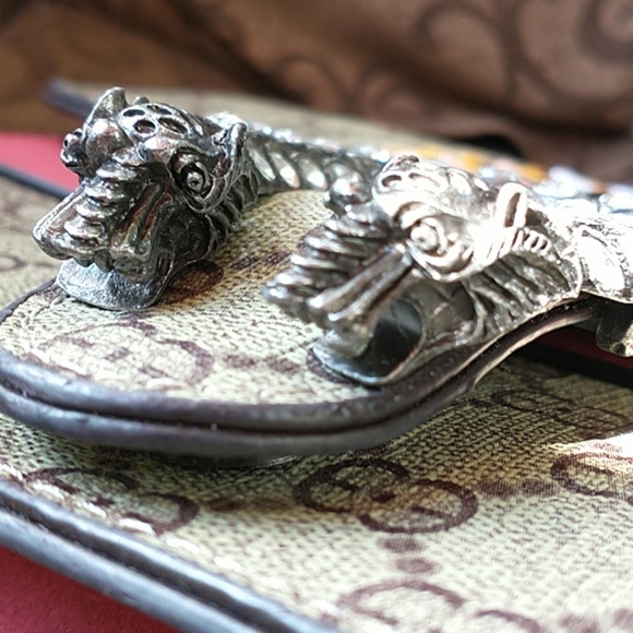 NWOT Gorgeous Convertible Handbag / Crossbody - Picture 4 of 12